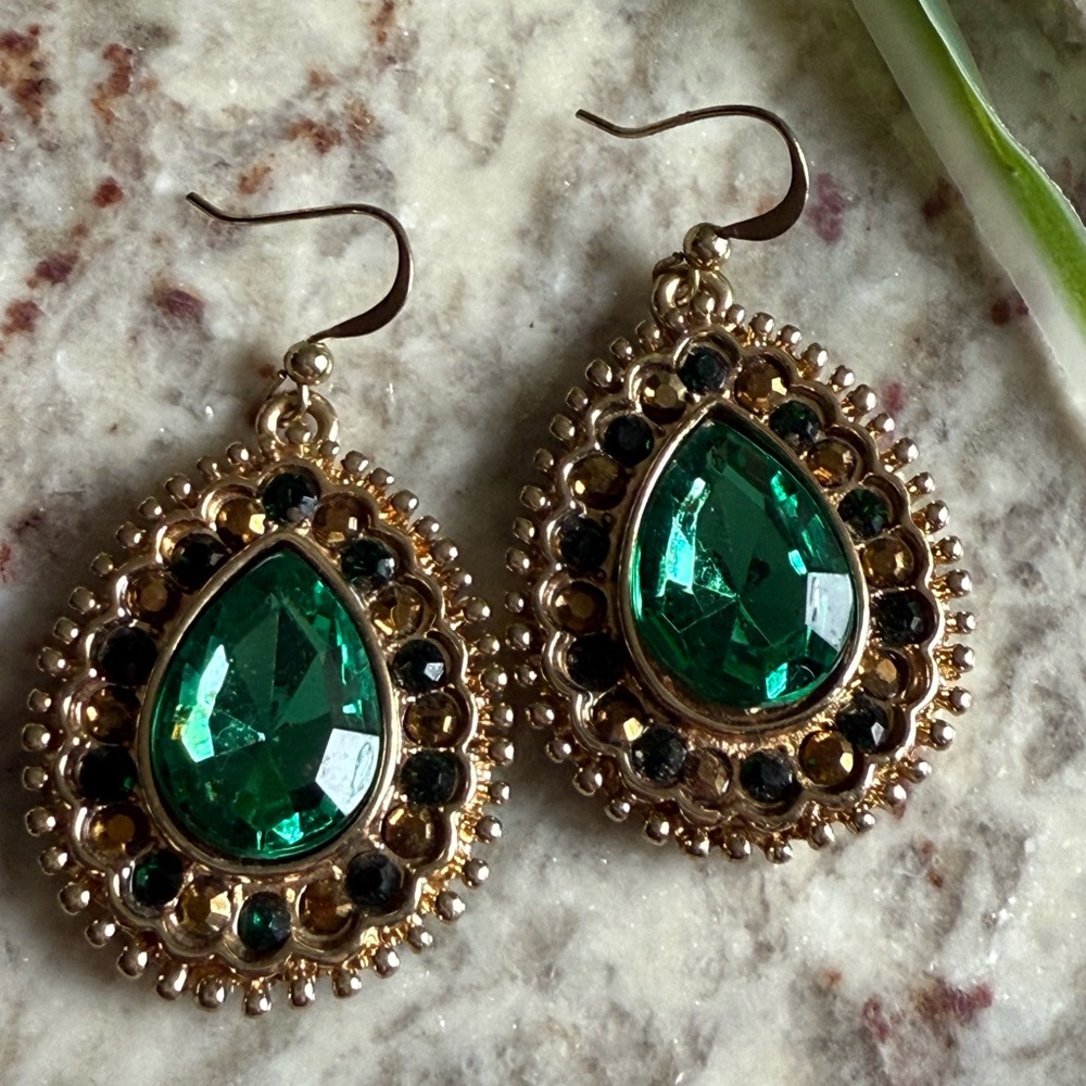 Elegant Teardrop Earrings - Picture 4 of 6